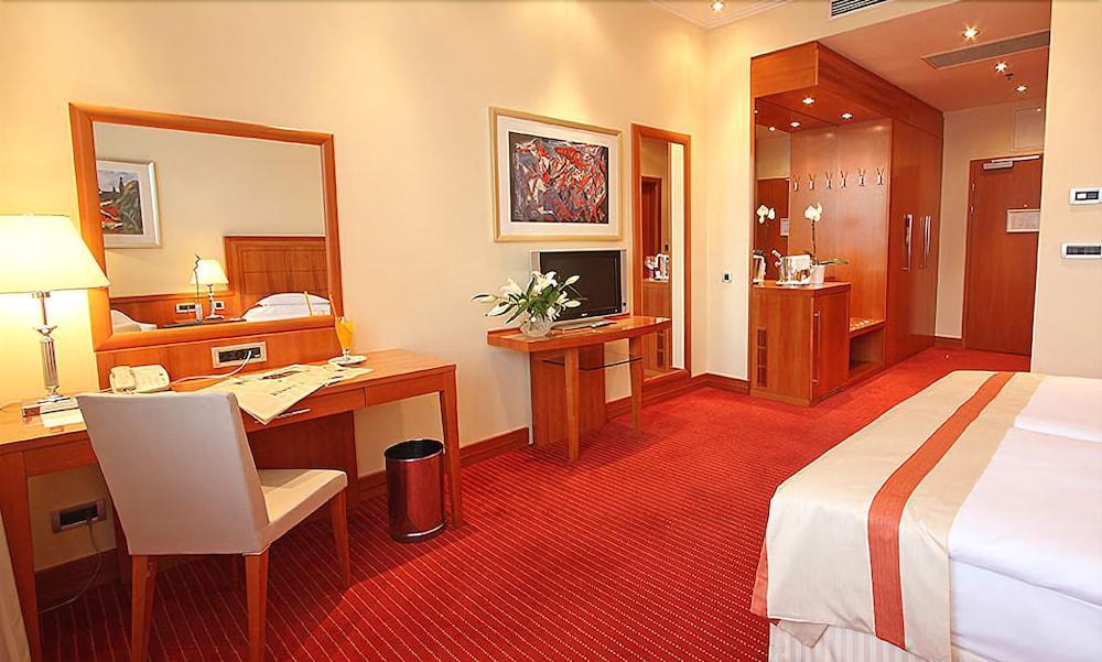 Hotel Antunovic Zagreb Buitenkant foto