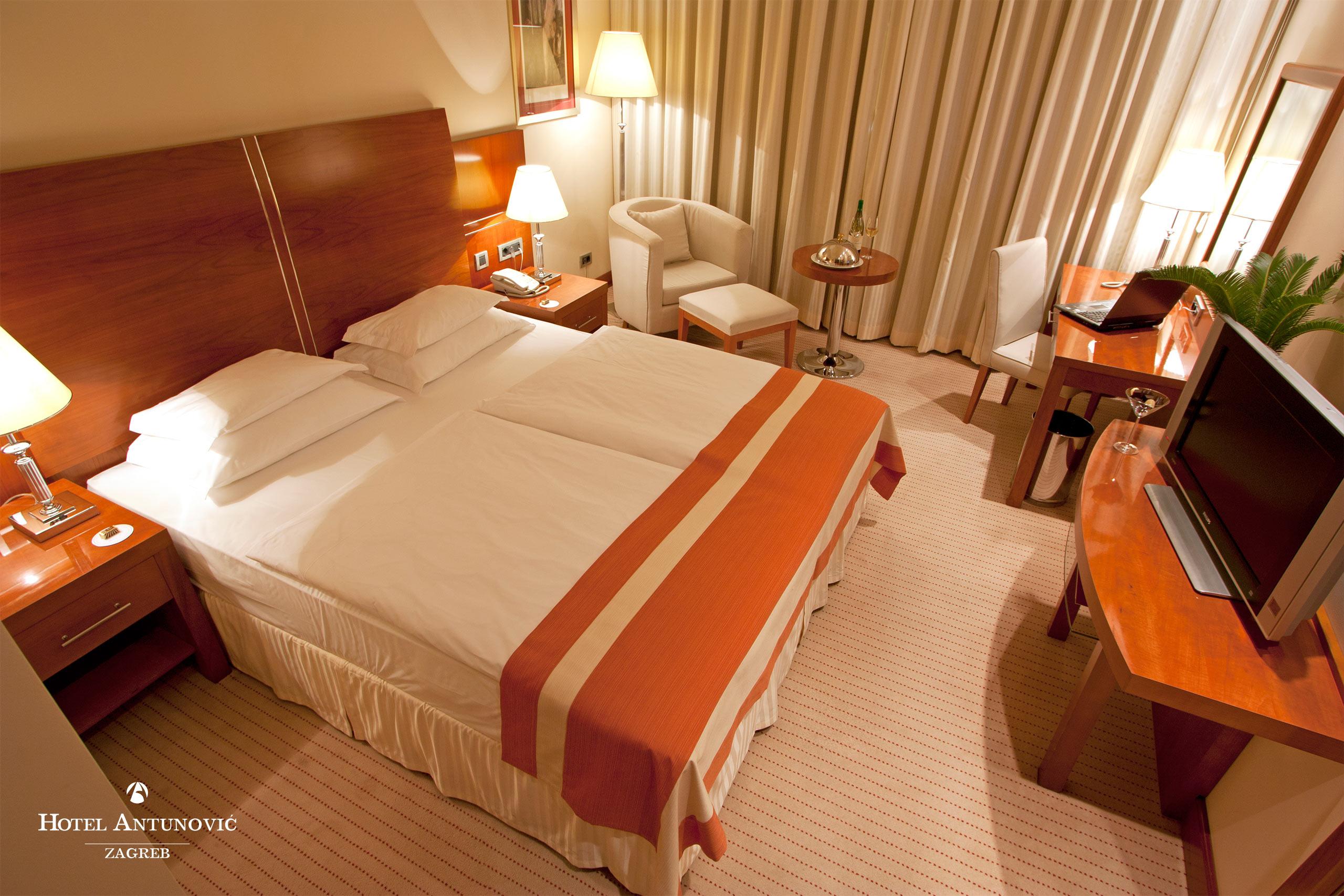 Hotel Antunovic Zagreb Buitenkant foto