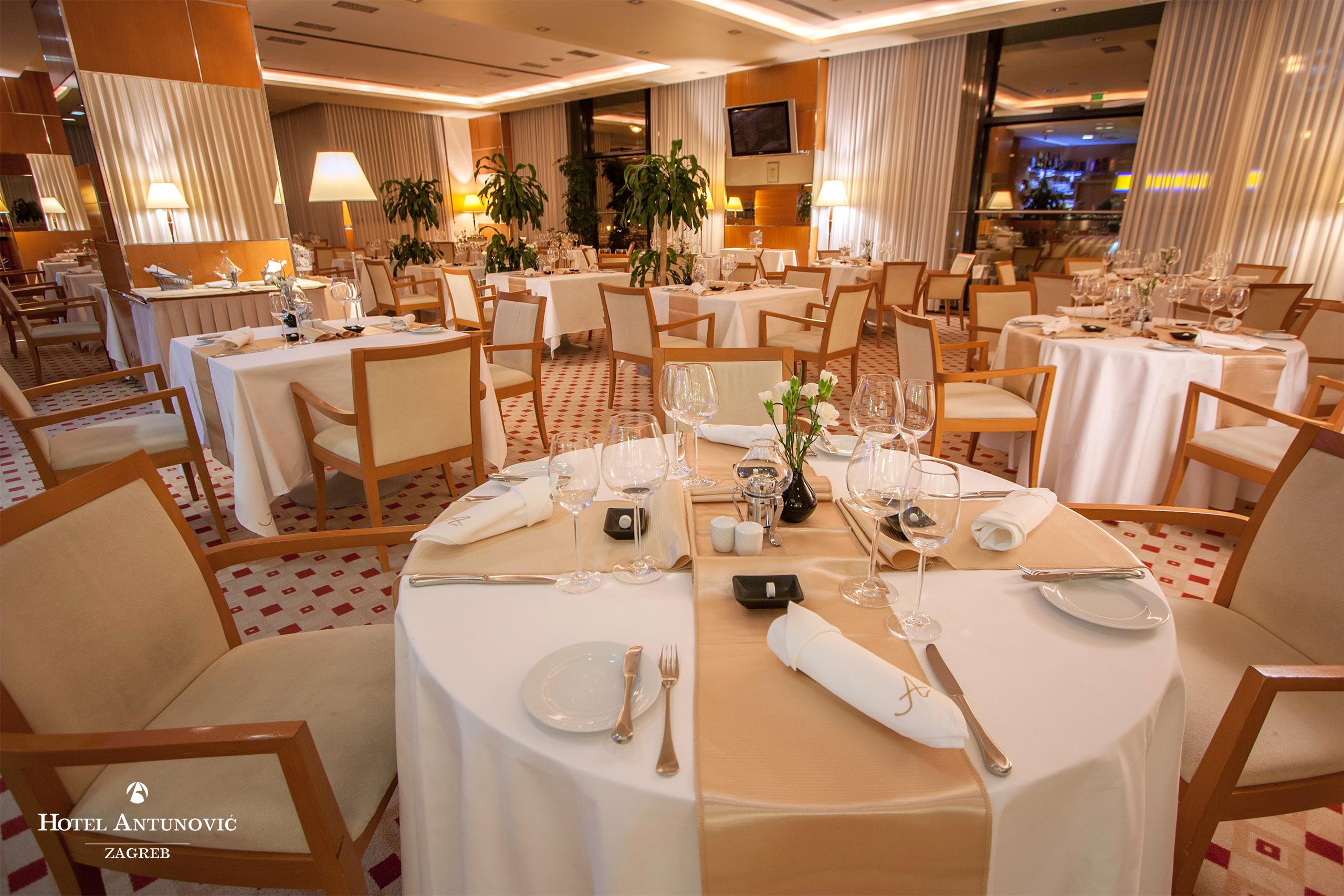 Hotel Antunovic Zagreb Buitenkant foto