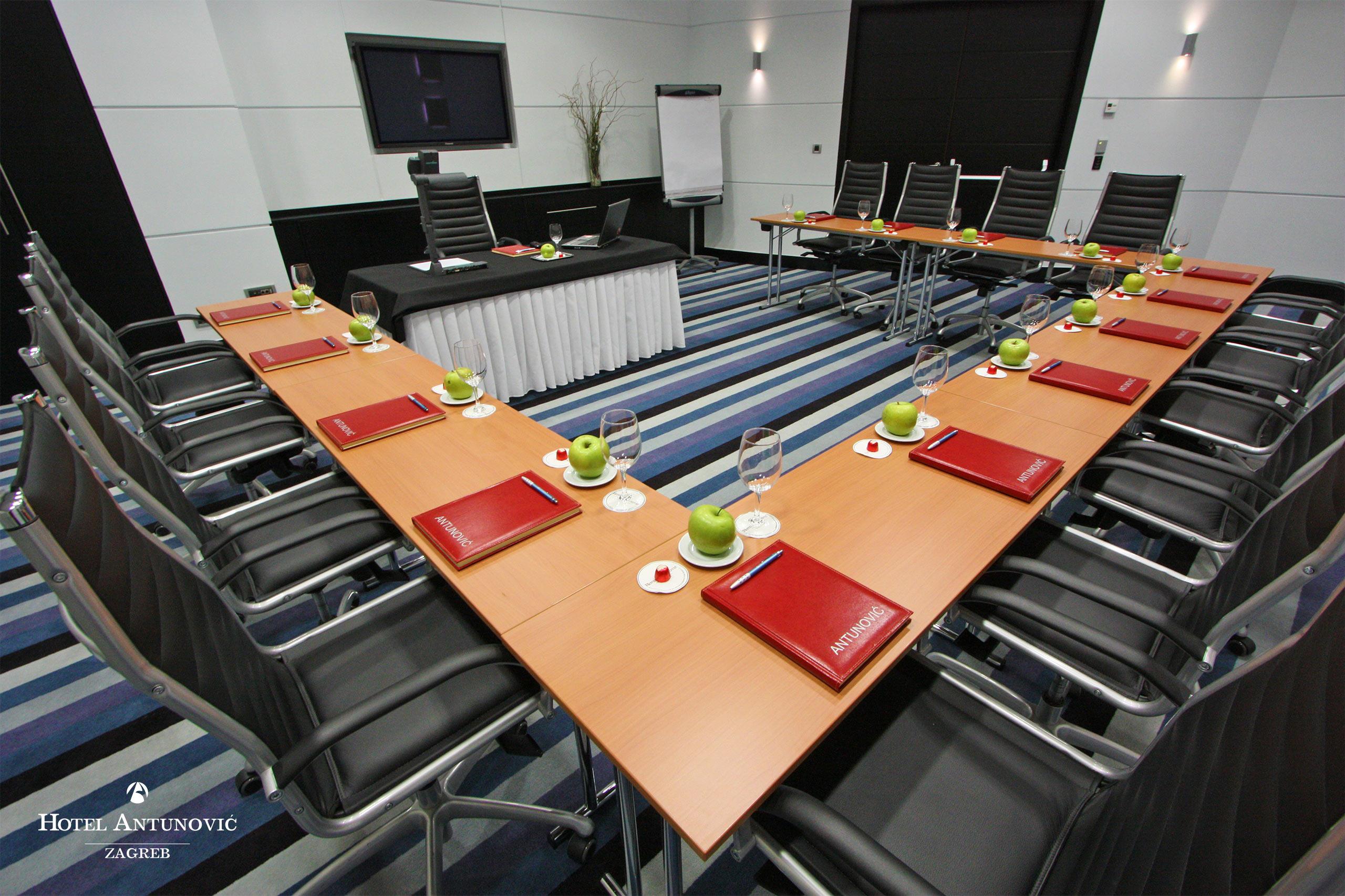Hotel Antunovic Zagreb Buitenkant foto