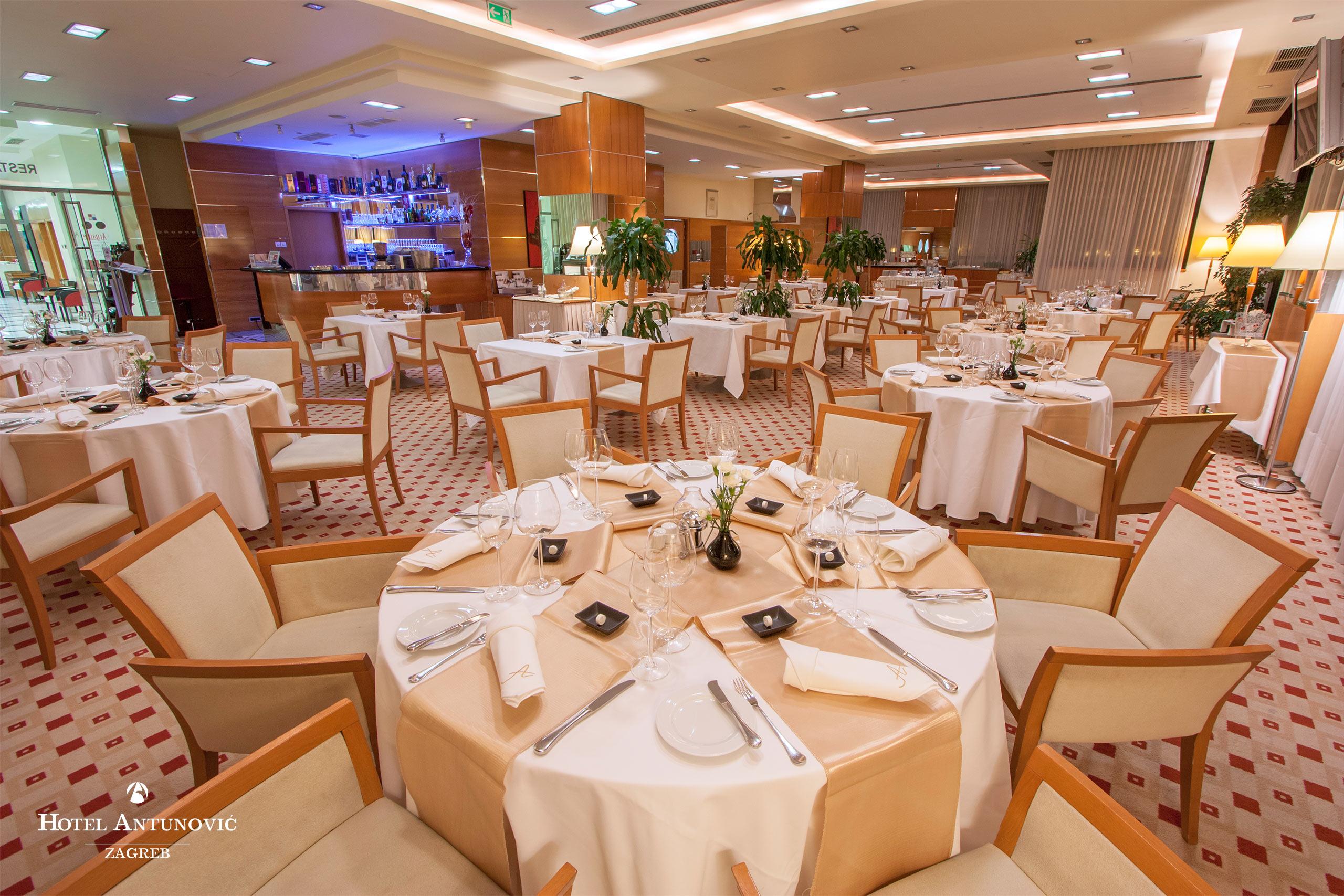 Hotel Antunovic Zagreb Buitenkant foto